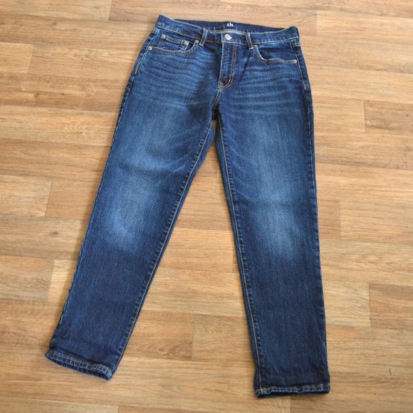 Gap High Waisted Dark Wash Straight Fit Mom Jean Size 28 - Picture 2 of 5